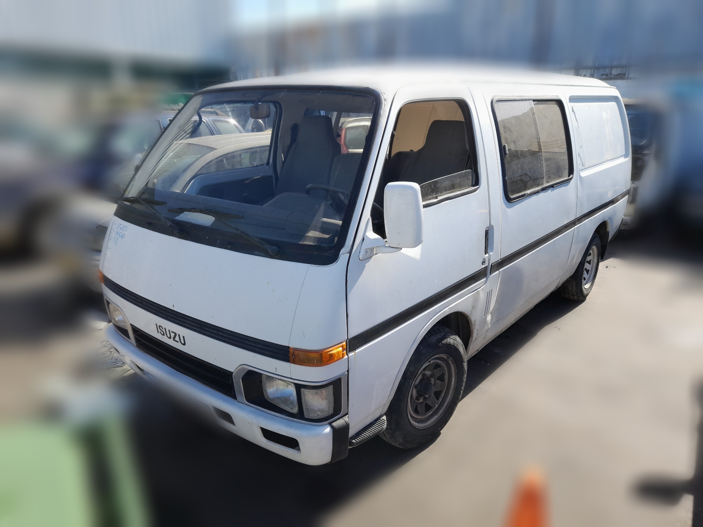 Viatura ISUZU MIDI Autocarro para Peças