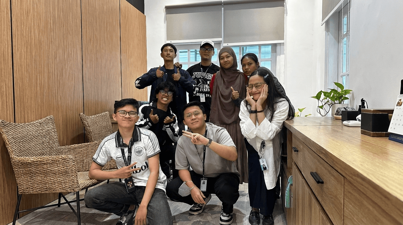 The professional R&D and expert design team at 24Slides, the researchers behind the AI alternatives to PowerPoint analysis.