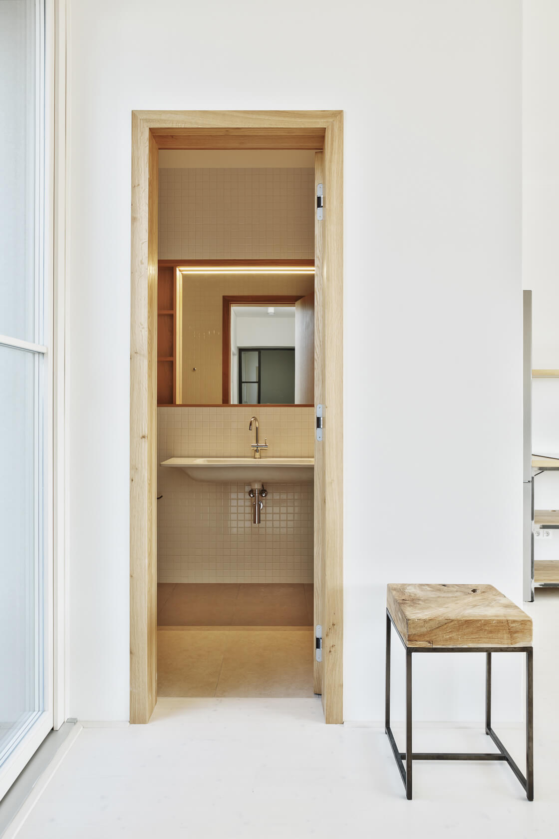 Koupelna, dřevěné dveře