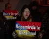 07Ukrainos palaikymo akcija prie Ukrainos ambasados Vilniuje 2016 m. sausio 4 d. | Alkas.lt, T. Baranausko nuotr.