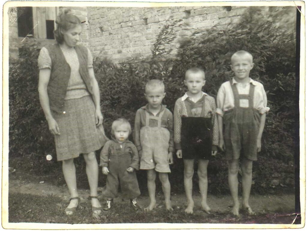 S. Survilos šeima, 1949 m. | Voruta.lt nuotr.