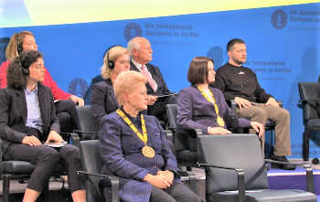 D. Grybauskaitė dalyvavo įteikiant Karolio Didžiojo apdovanojimą V. Zelenskiui | prezidentas.lt nuotr.
