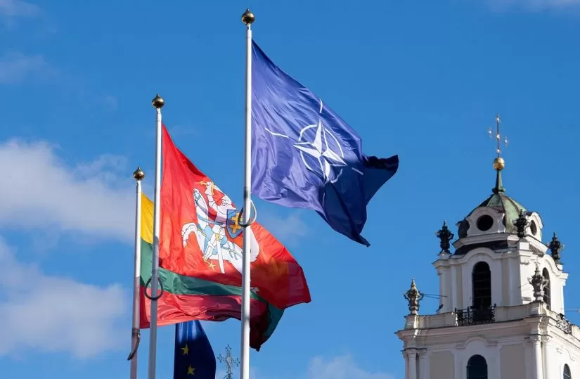 Lietuvos narystės NATO 19-ųjų metinių minėjimas prie Vilniaus gynybinės sienos Bastėjoje (Bokšto g. 20) | A. Pliadžio nuotr.