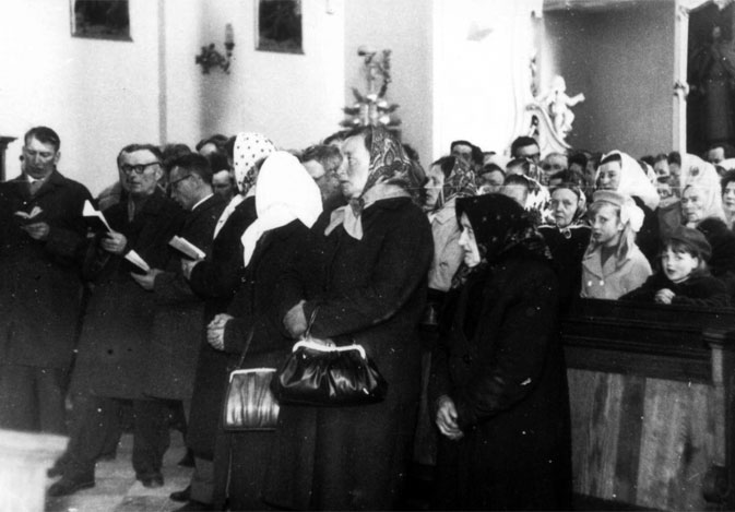 Seinų krašto lietuviai gieda Seinų bazilikoje | http://archyvas.punskas.pl nuotr.