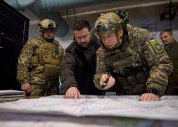 V. Zelenskis susitinka su kariais | president.gov.ua nuore.