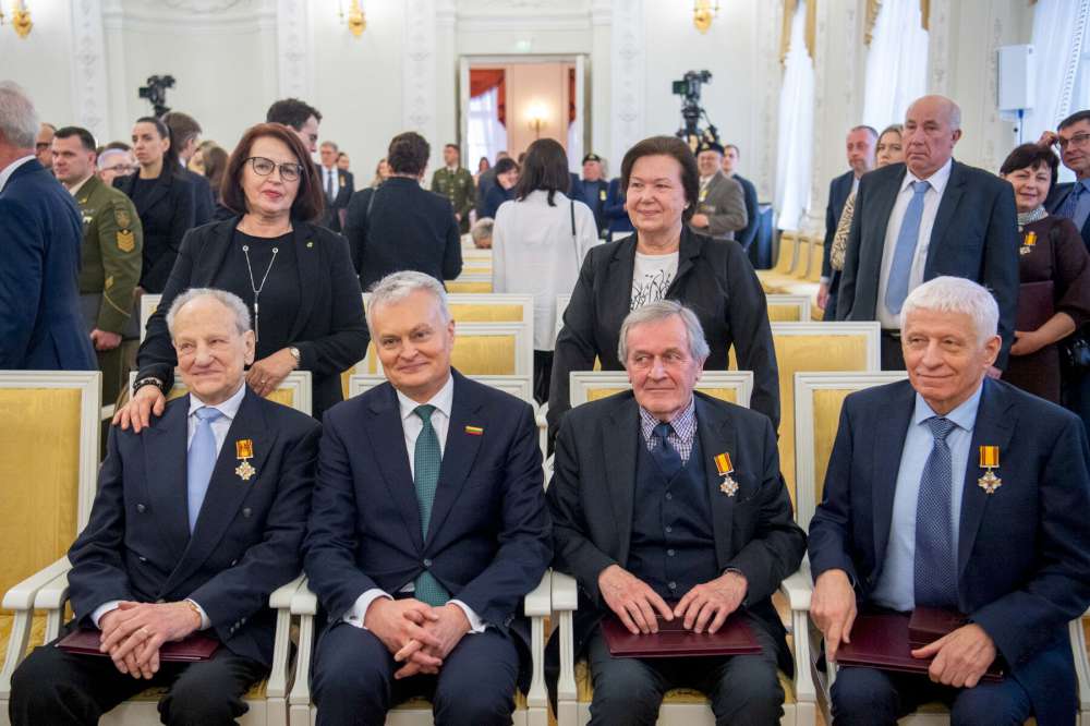 Prezidentas įteikė Valstybės apdovanojimus | Lietuvos Respublikos Prezidento kanceliarija, R. Dačkaus nuotr.