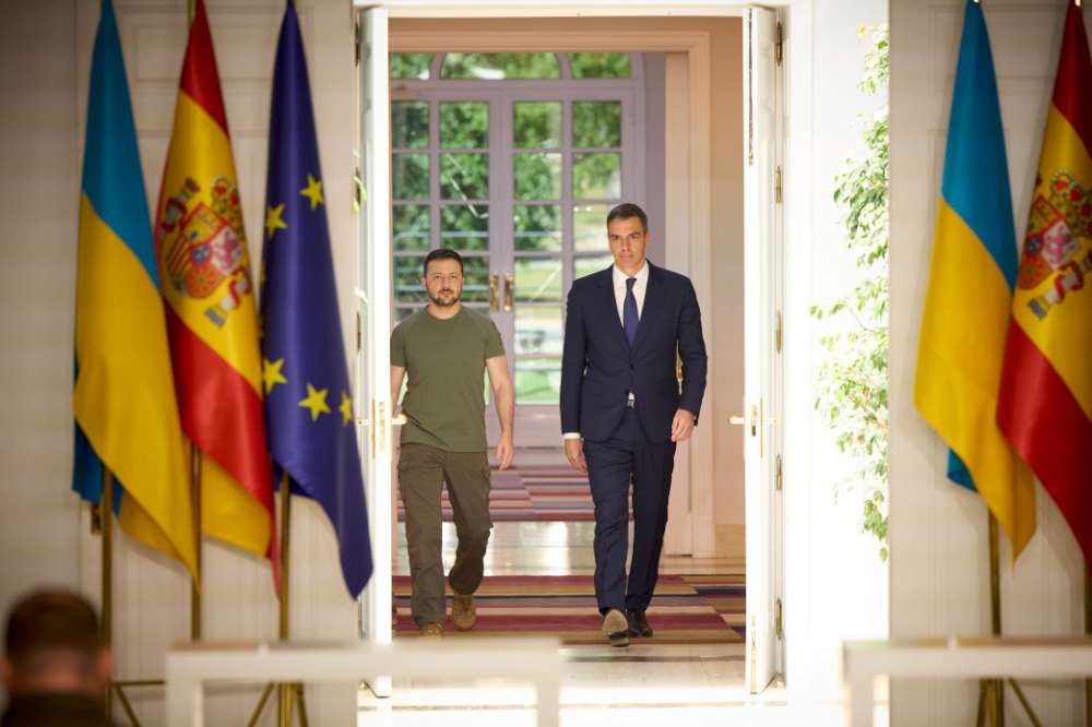 Volodymyras Zelenskis susitinka su Ispanijos ministru pirmininku Pedro Sančesu | president.gov.ua nuotr.