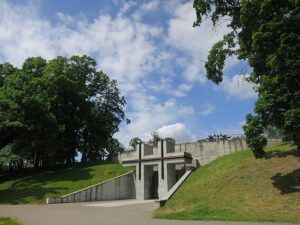 Tuskulėnų memorialas nuo upės pusės | Rengėjų nuotr.