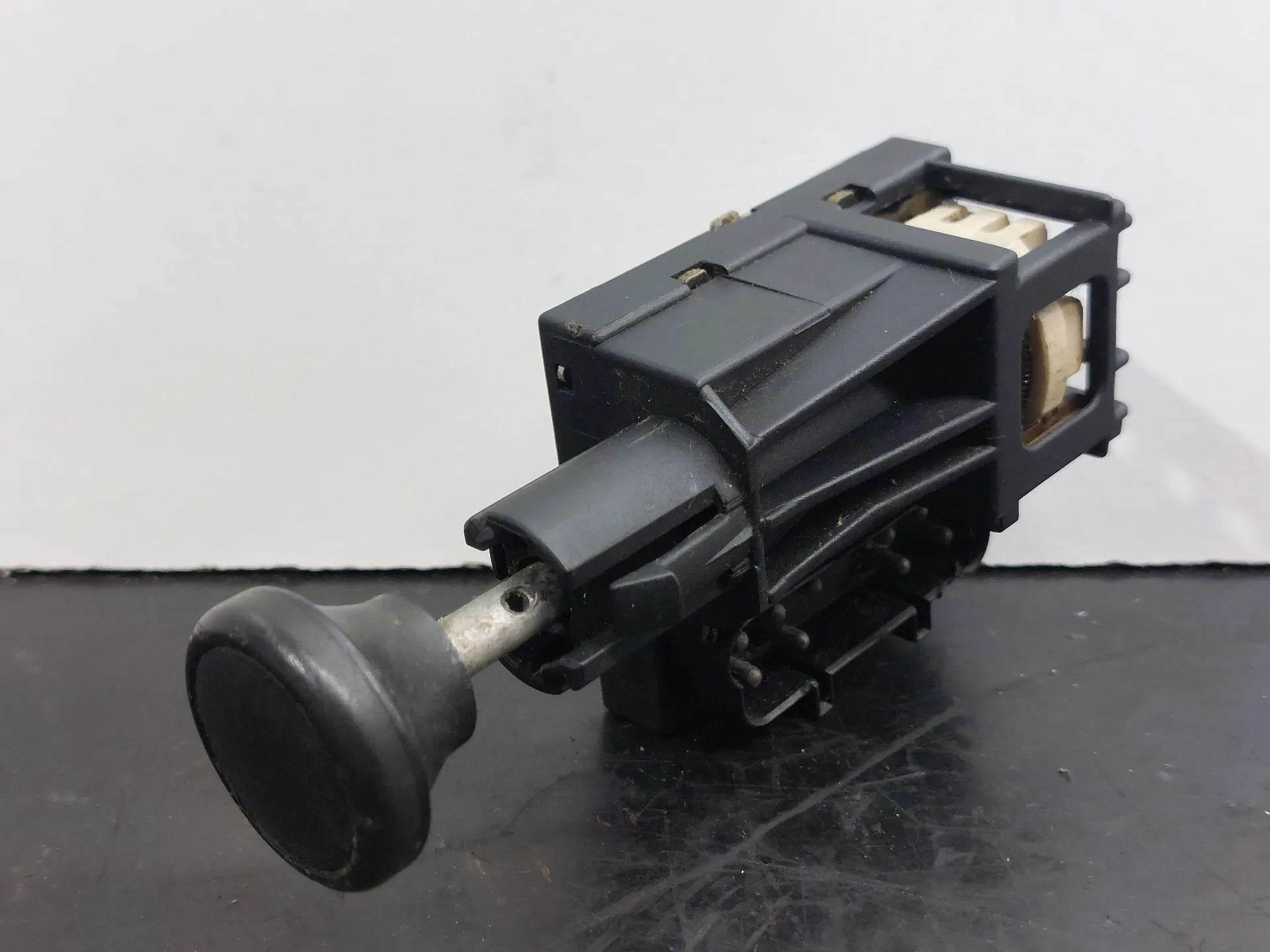 Botão / interruptor de luzes BMW 3 (E30) Imagem-0