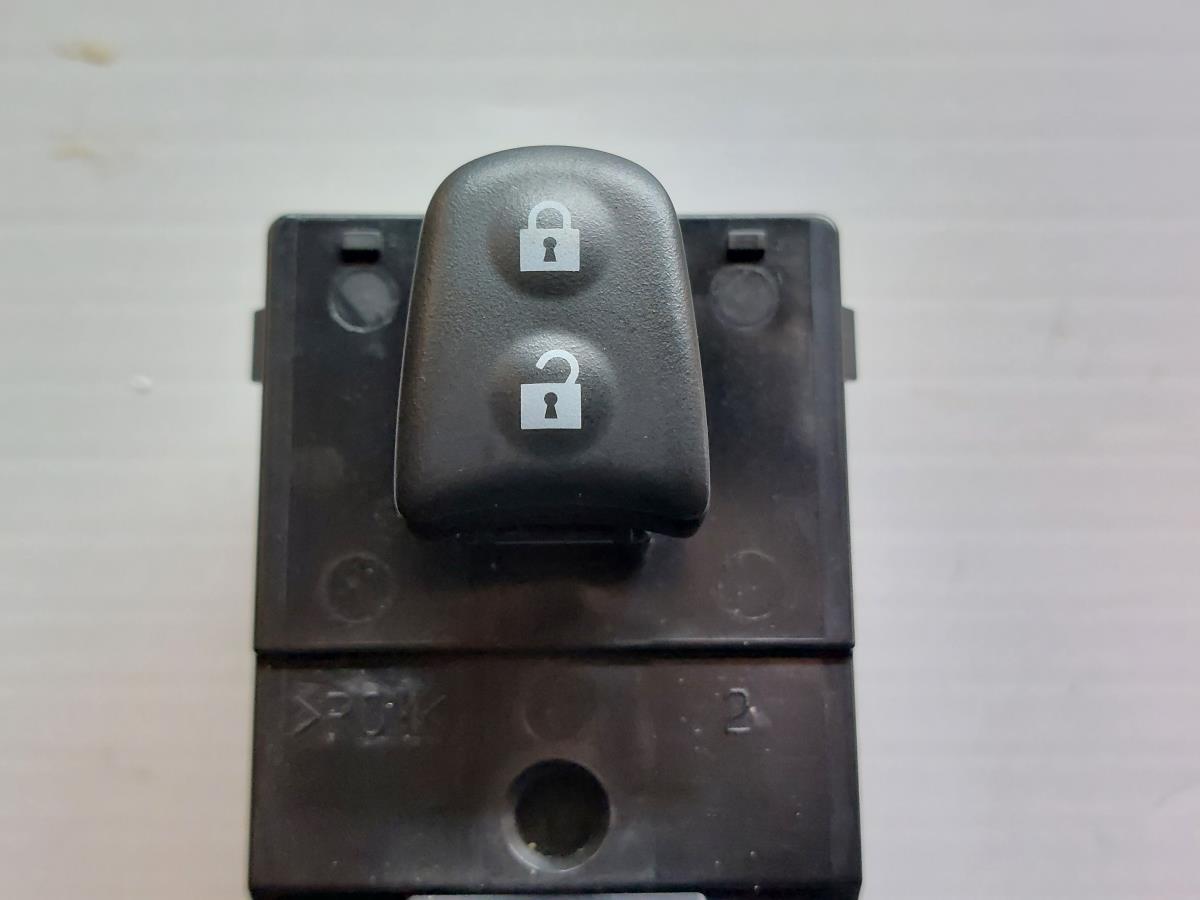 Comando / botão / interruptor vidros frente direito NISSAN Juke (F15) Imagem-1