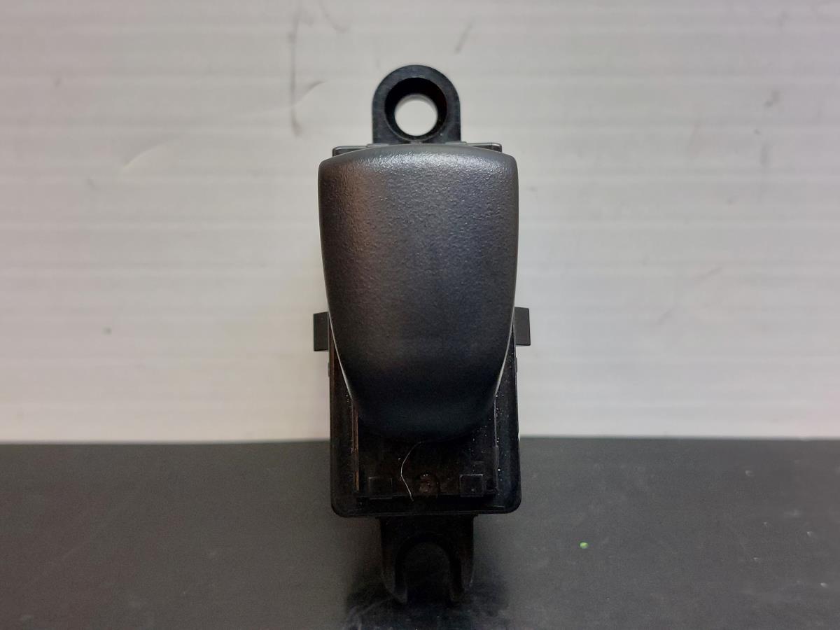 Comando / botão / interruptor vidros frente direito NISSAN Juke (F15)