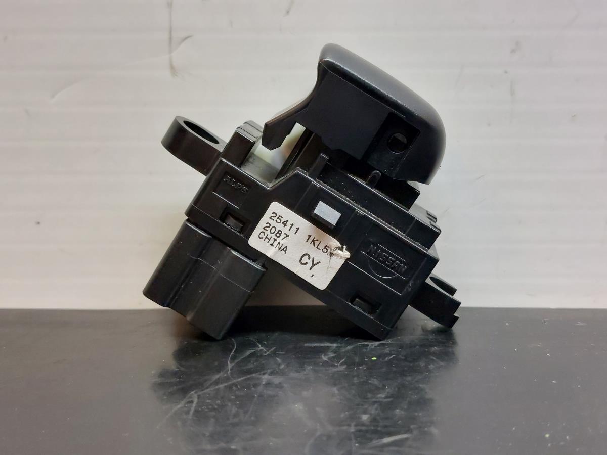 Commande / interrupteur lève-vitre Avant Droite NISSAN Juke (F15) Imagem-2