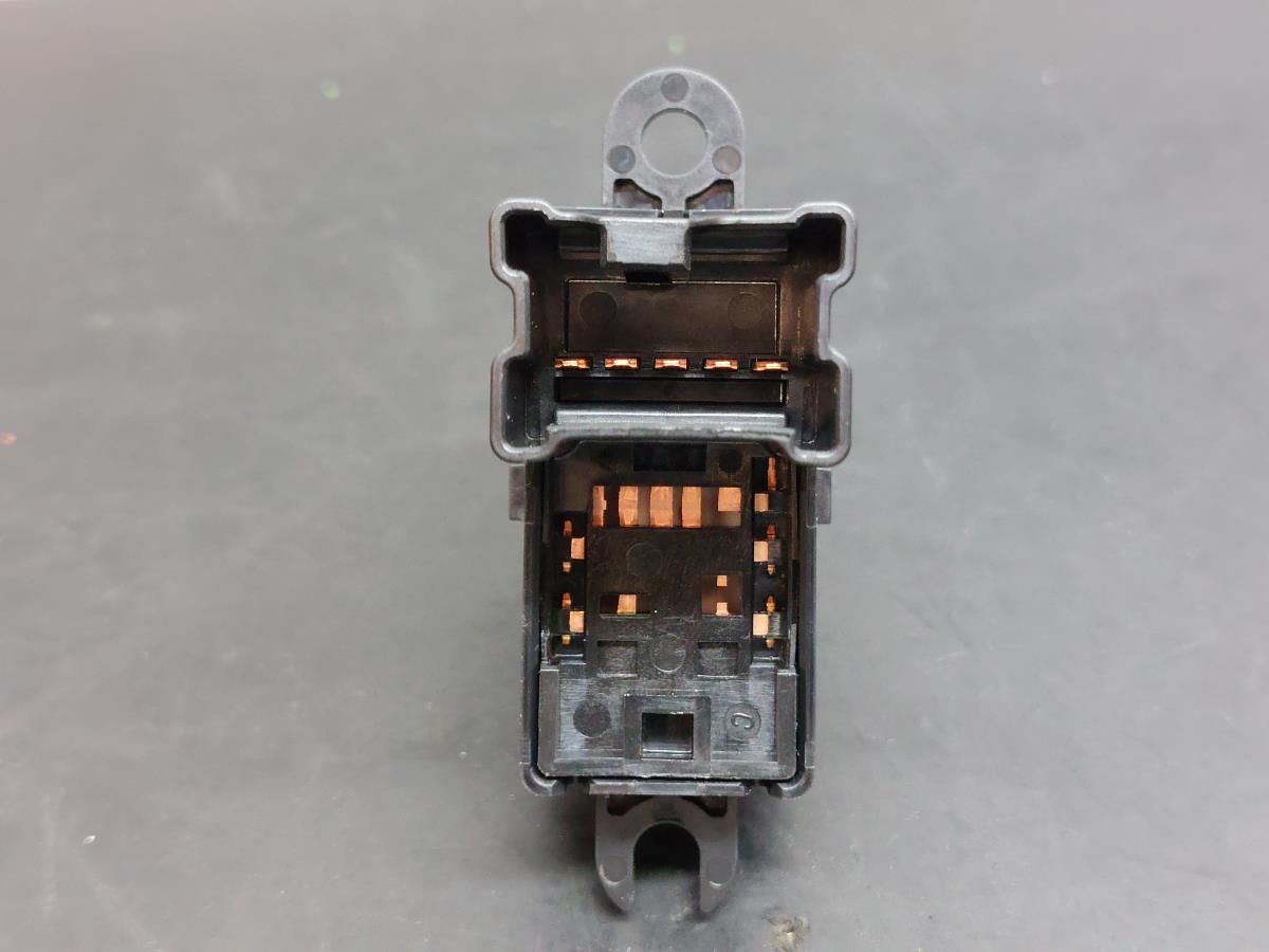 Commande / interrupteur lève-vitre Avant Droite NISSAN Juke (F15) Imagem-4
