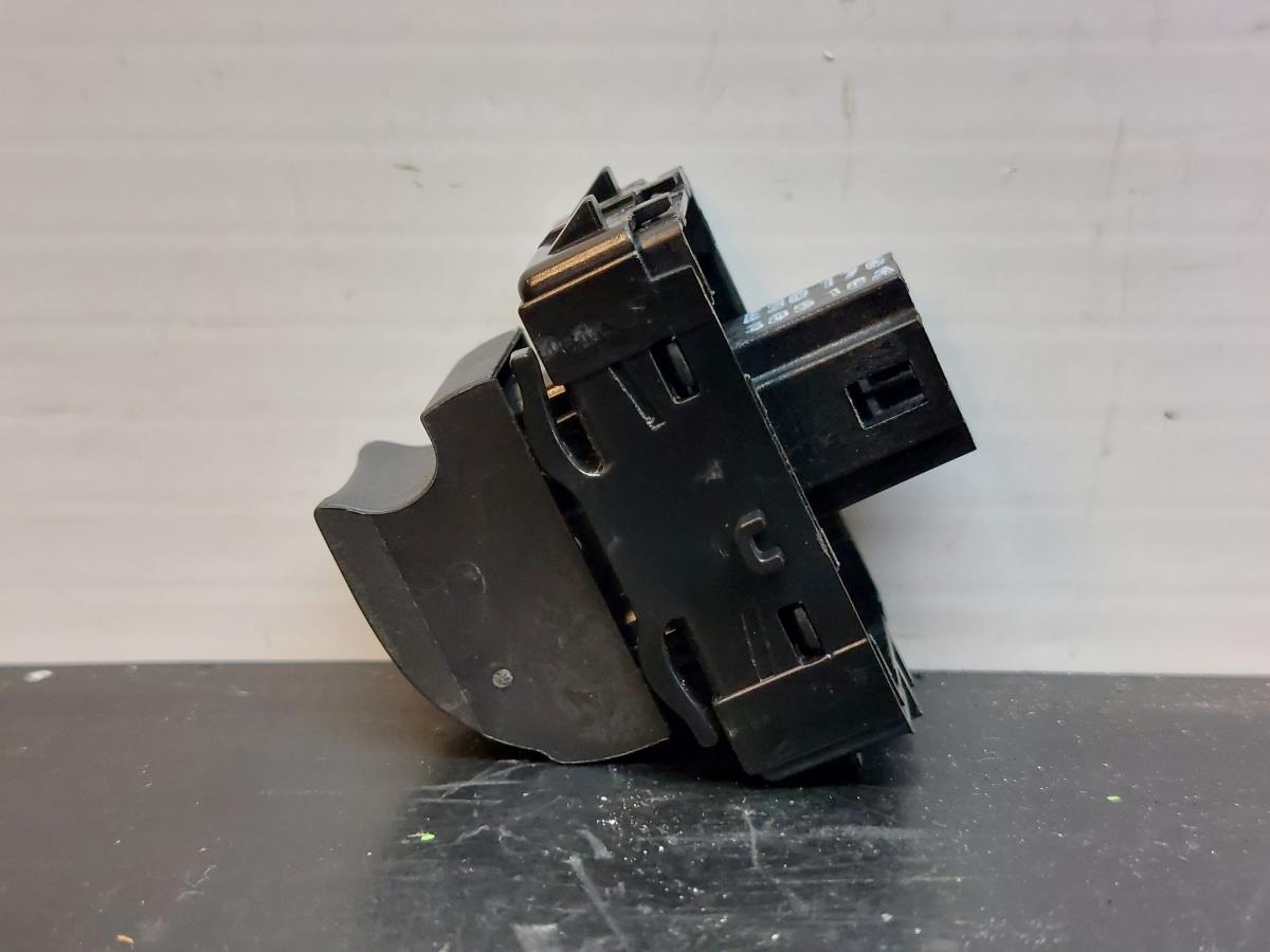 Right Front window control RENAULT Megane III (BZ0_) Imagem-1