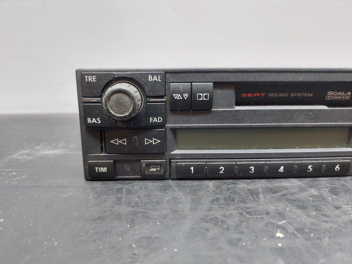 Rádio / auto-rádio SEAT Alhambra (7V8, 7V9) Imagem-1