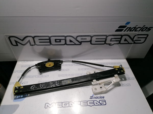 Alzavetro posteriore sinistro AUDI Q5 (8R)