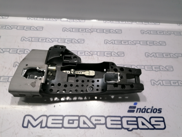 Left front door handle support AUDI Q5 (8R) Imagem-1