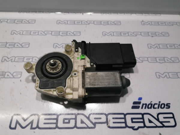 Moteur lève-vitre avant Droite VOLKSWAGEN Golf IV (1J1) Imagem-1