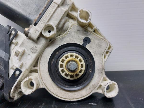 Motore alzacristallo anteriore destro SEAT Ibiza III (6L1) Imagem-2