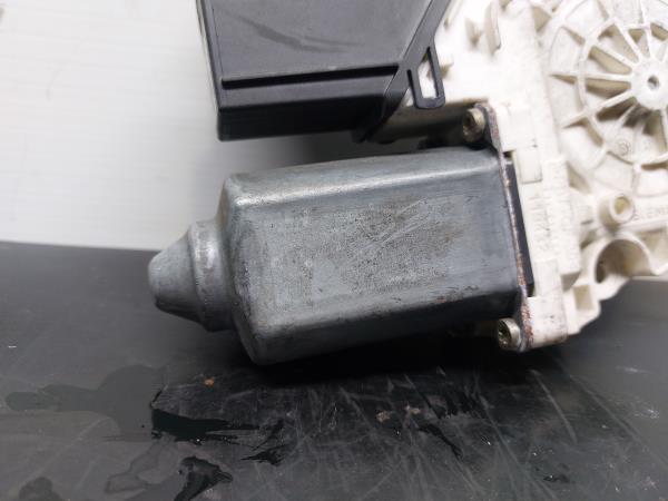 Motore alzacristallo anteriore destro SEAT Ibiza III (6L1) Imagem-4