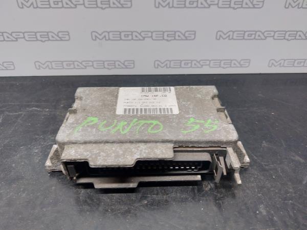 Calculateur /  Unité de contrôle moteur FIAT Punto (176_)