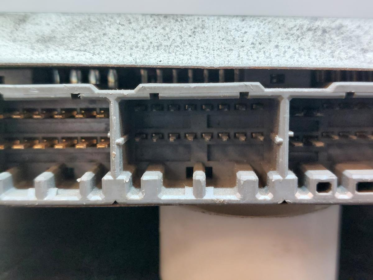 Centralita motor / ECU SUZUKI Baleno Sedan (EG) Imagem-5