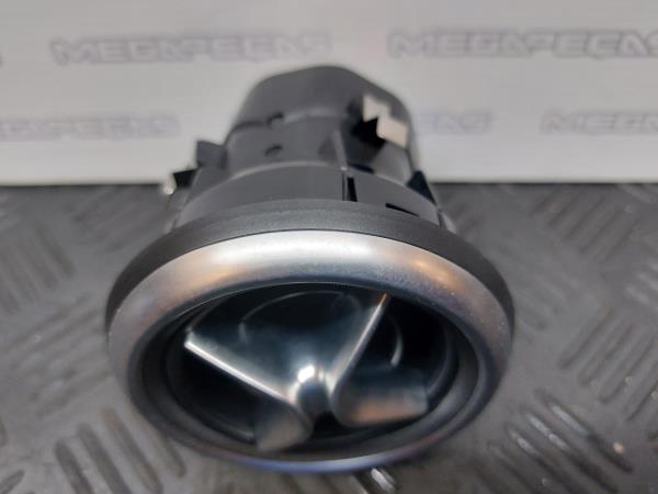 Difusor / saída de ar MERCEDES-BENZ Classe A (W176) Imagem-2