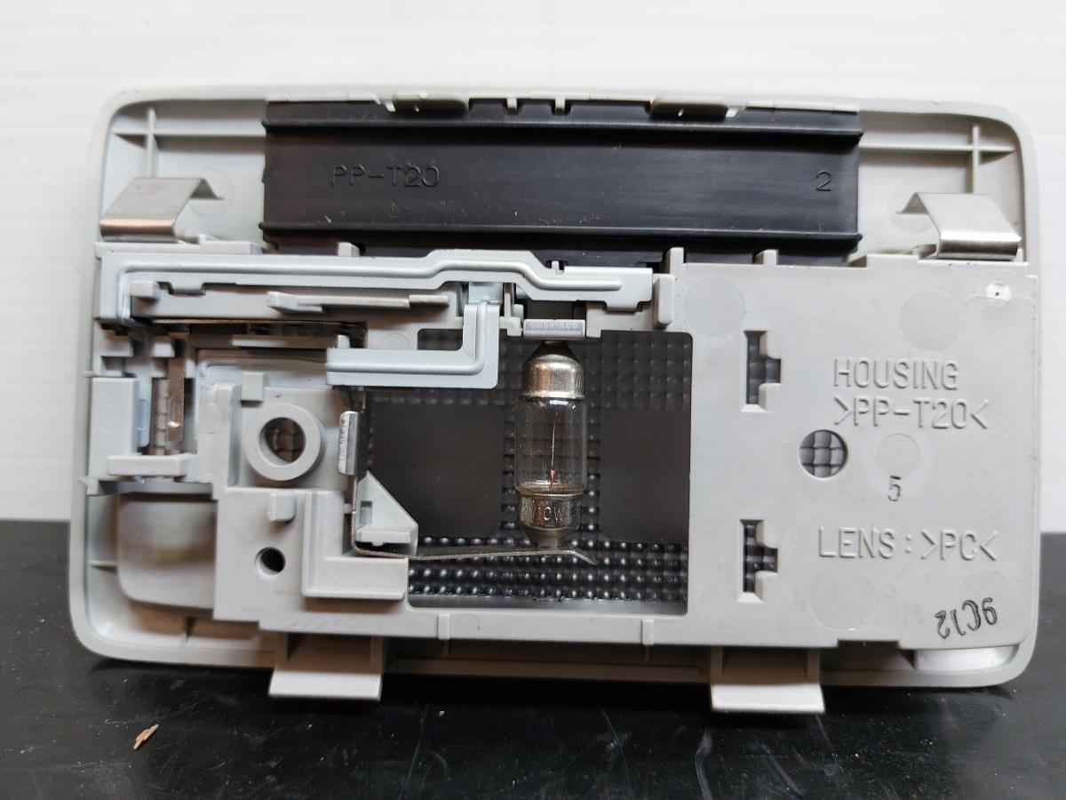 Plafonier central SUZUKI Swift III (MZ, EZ) Imagem-1