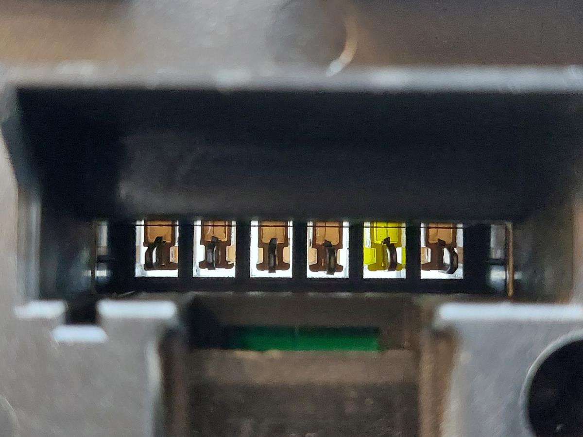 Caixa fusíveis da bateria BMW 5 (F10) Imagem-6