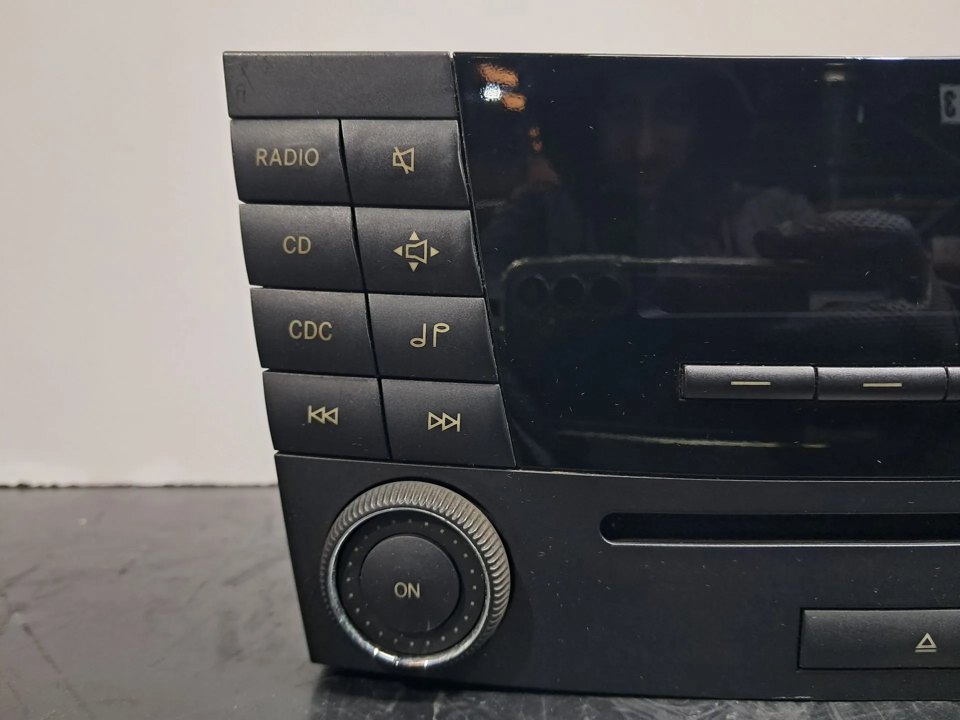 Rádio / auto-rádio MERCEDES-BENZ Classe E (W211) Imagem-1