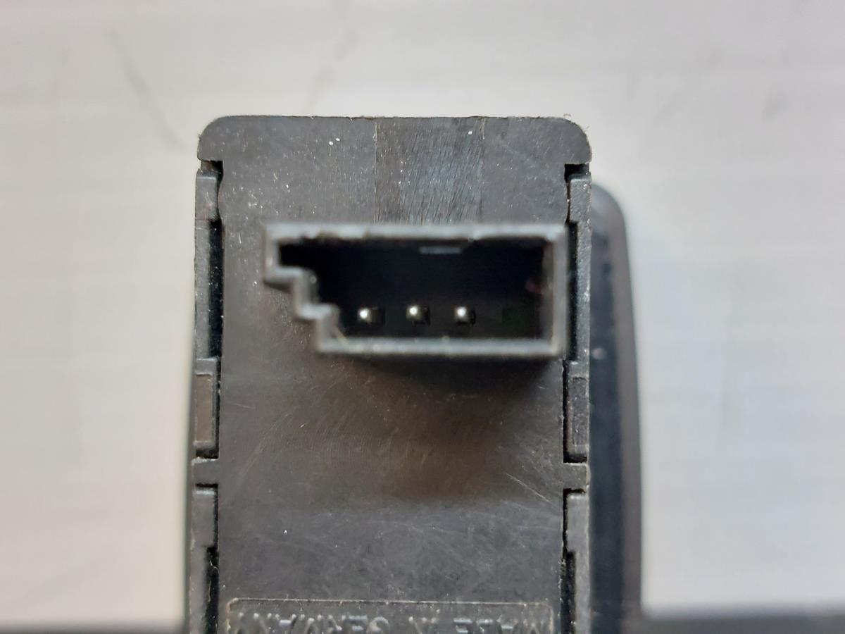 Comando / interruttore alzacristallo anteriore destro BMW 1 (E87) Imagem-4