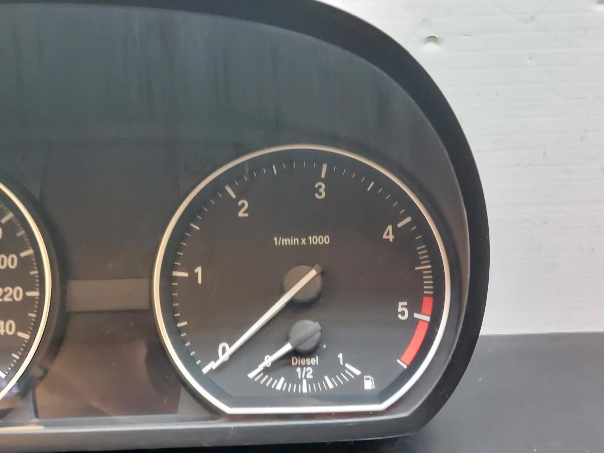 Quadro strumenti / Pannello strumenti BMW 1 (E87) Imagem-2