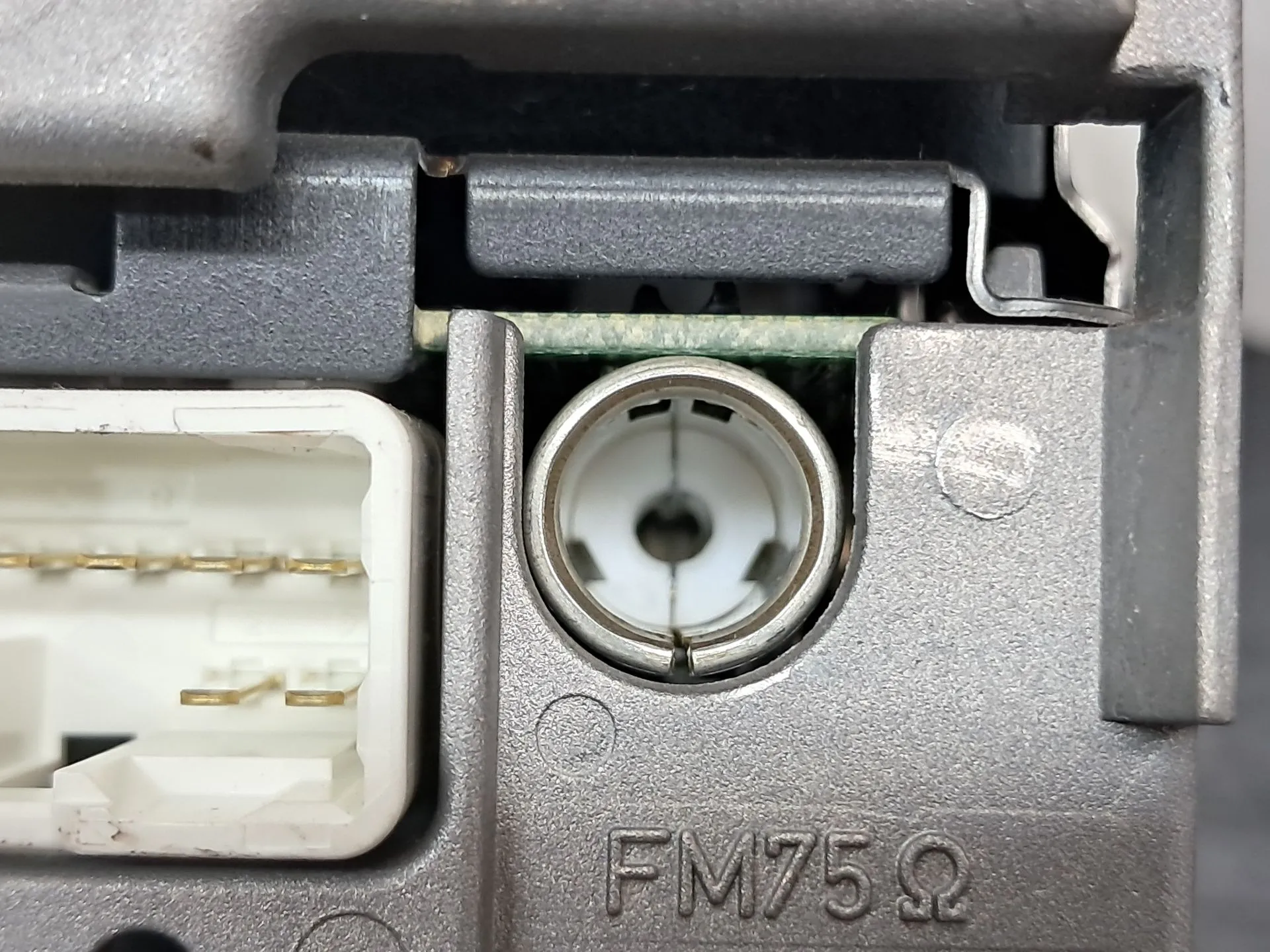 Rádio / auto-rádio TOYOTA Avensis Liftback (_T25_) Imagem-11