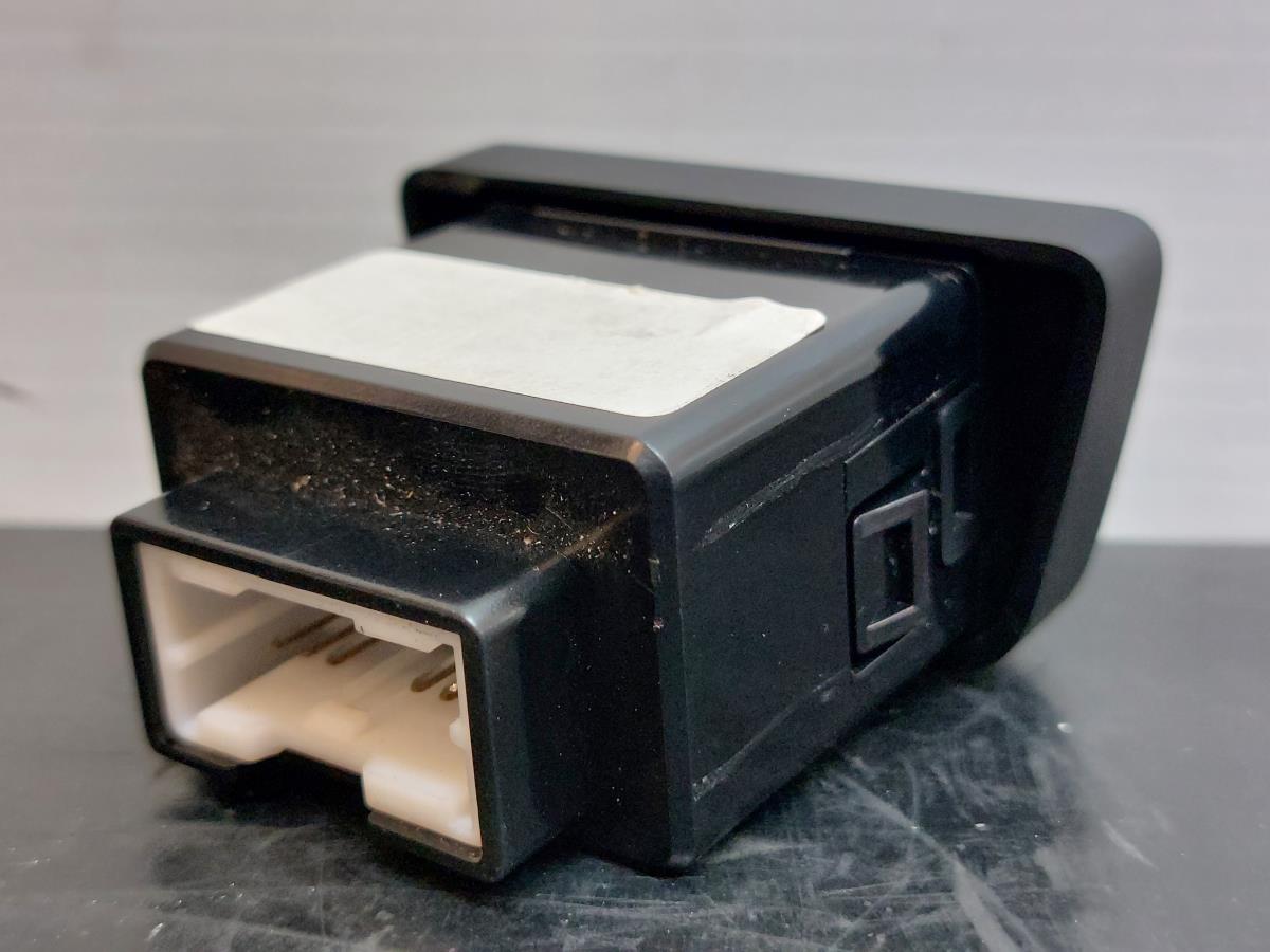 Módulo USB / AUX / IPOD HYUNDAI i30 CW (GD) Imagem-2