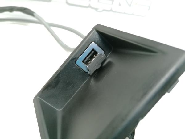 Módulo USB / AUX / IPOD VOLVO V40 Hatchback Imagem-4