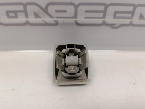 Left sun visor holder VOLVO V40 Hatchback Imagem-1