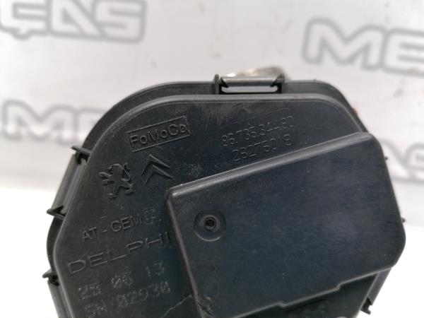 Corpo farfallato VOLVO V40 Hatchback Imagem-1