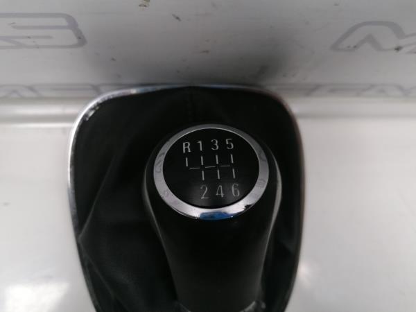 Pommeau / Soufflet de levier OPEL Corsa D Imagem-1