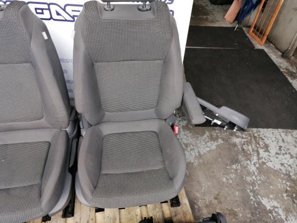 Conjunto de bancos PEUGEOT 5008 I (0U_, 0E_) Imagem-4