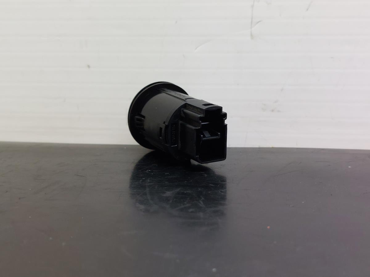 Módulo USB / AUX / IPOD NISSAN Juke (F15) Imagem-2