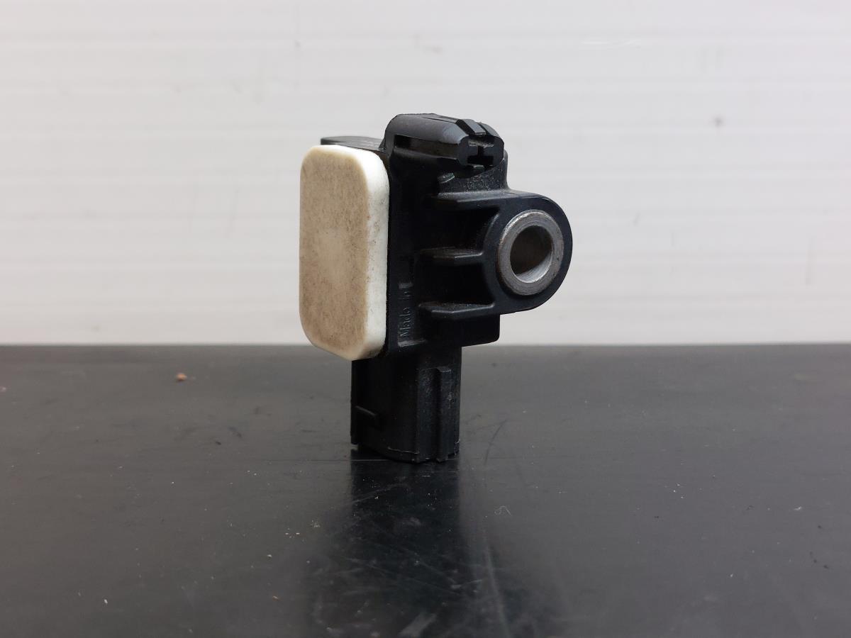 Right front airbag sensor NISSAN Juke (F15)