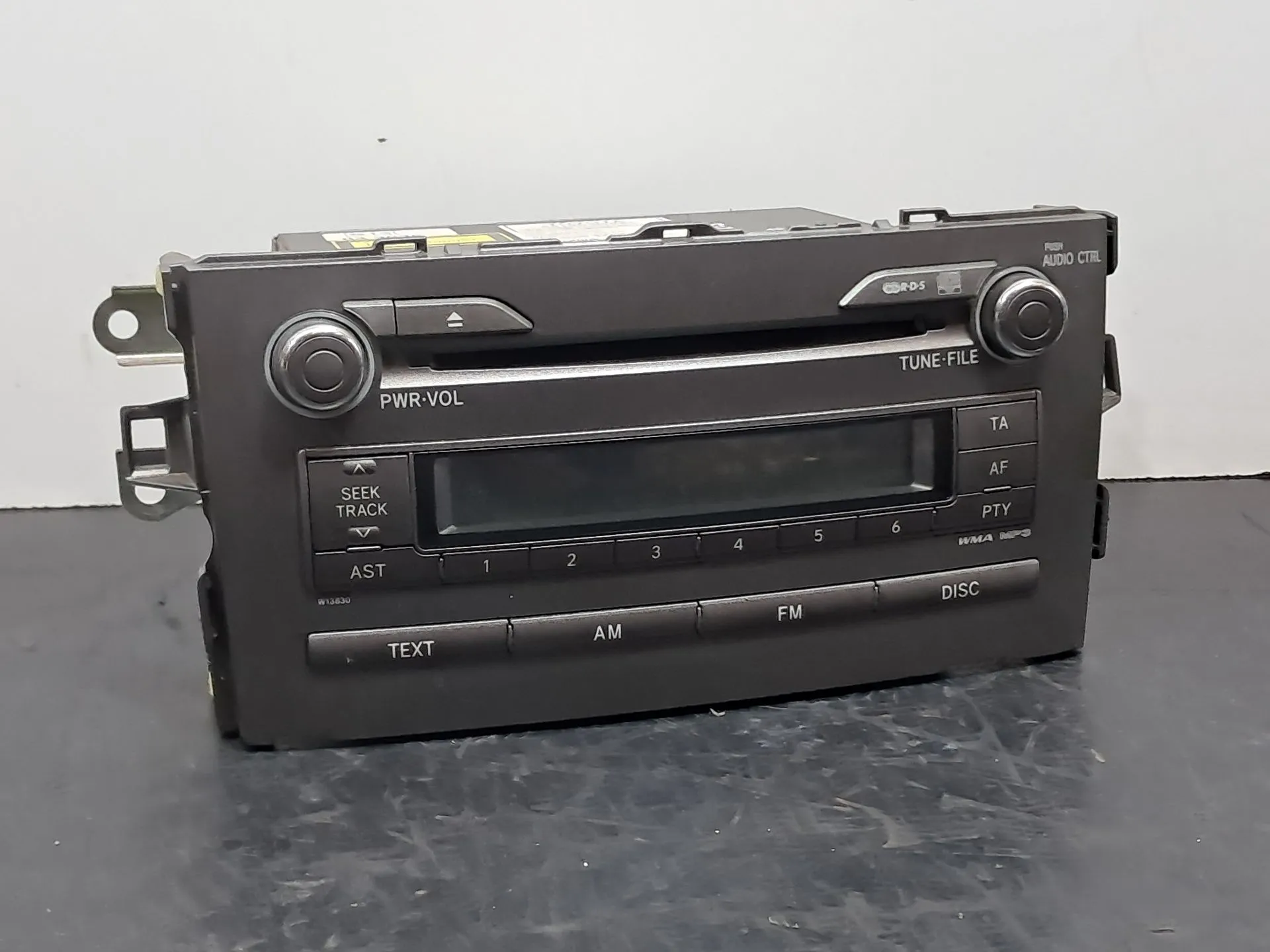 Rádio / auto-rádio TOYOTA Auris Hatchback (_E15_)