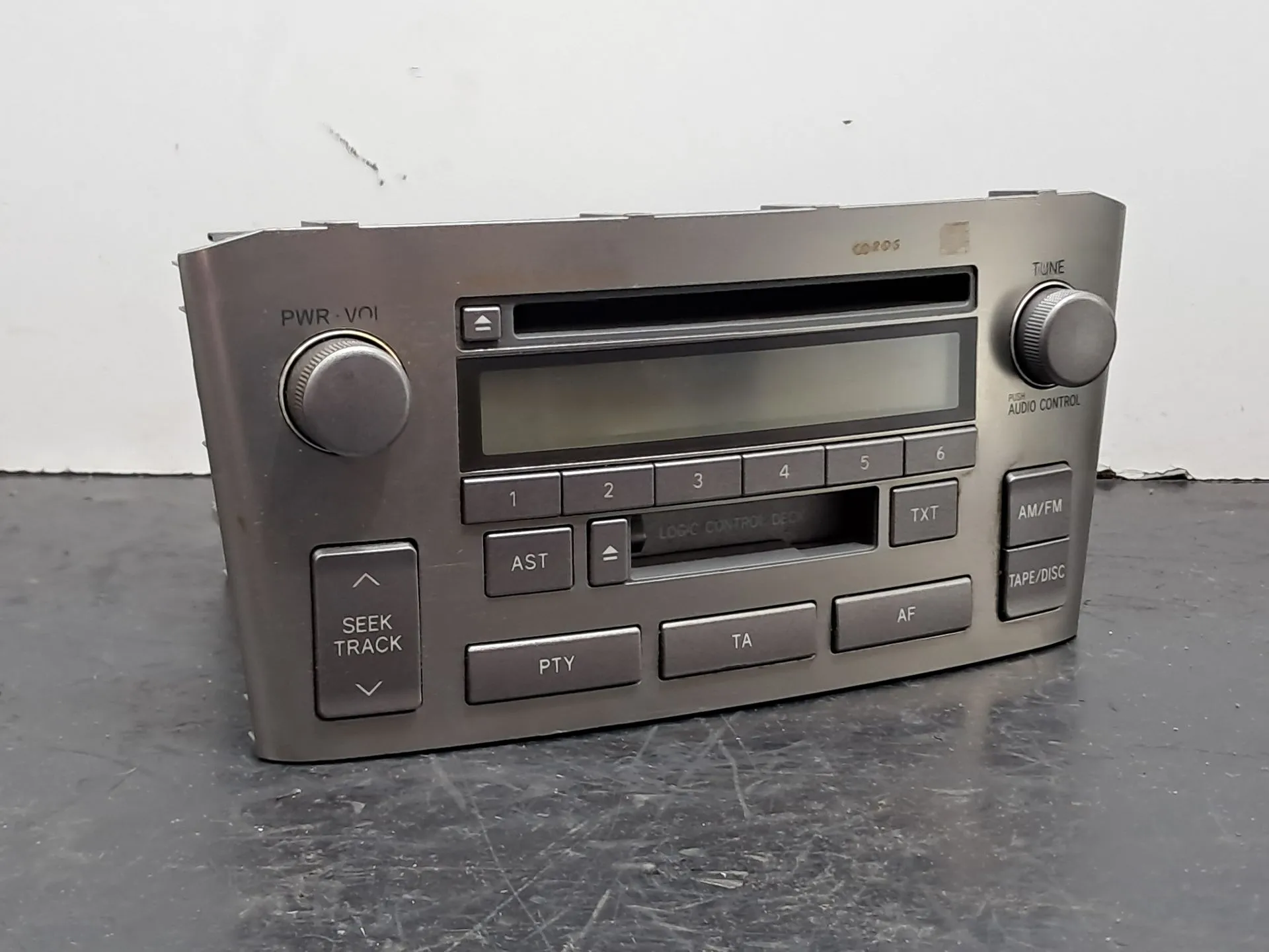 Rádio / auto-rádio TOYOTA Avensis Liftback (_T25_)