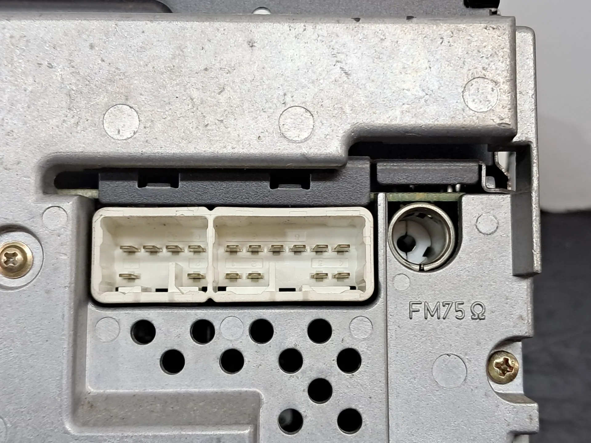 Rádio / auto-rádio TOYOTA Avensis Liftback (_T25_) Imagem-9