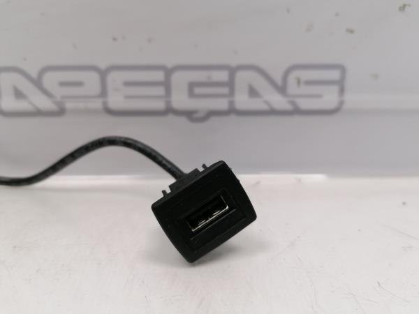 Módulo USB / AUX / IPOD MERCEDES-BENZ Classe C (W204) Imagem-1