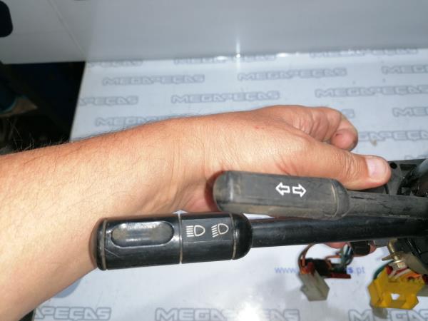 Conjunto / manetes de luzes e limpa vidros FIAT Uno (146_) Imagem-1