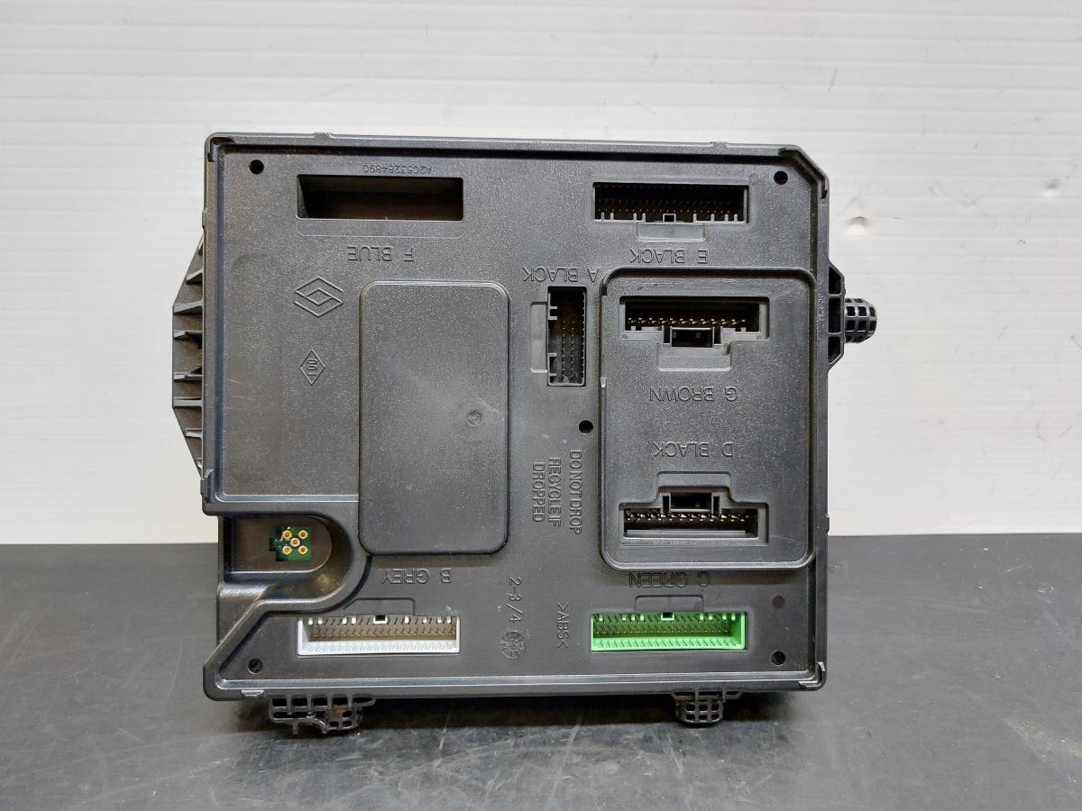 Fuse box / SAM / BSI RENAULT Megane III (BZ0_)