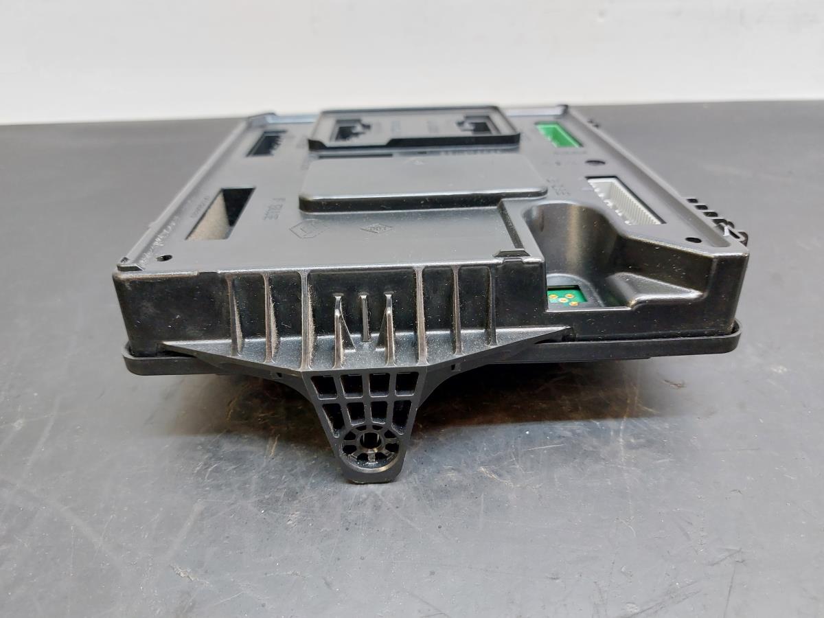 Boîte de fusibles / SAM / BSI RENAULT Megane III (BZ0_) Imagem-8