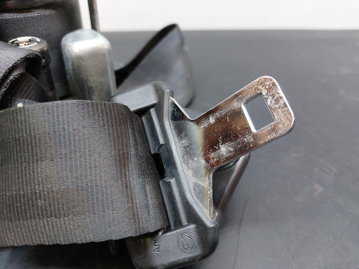 Right front seatbelt pretensioner RENAULT Megane III (BZ0_) Imagem-2