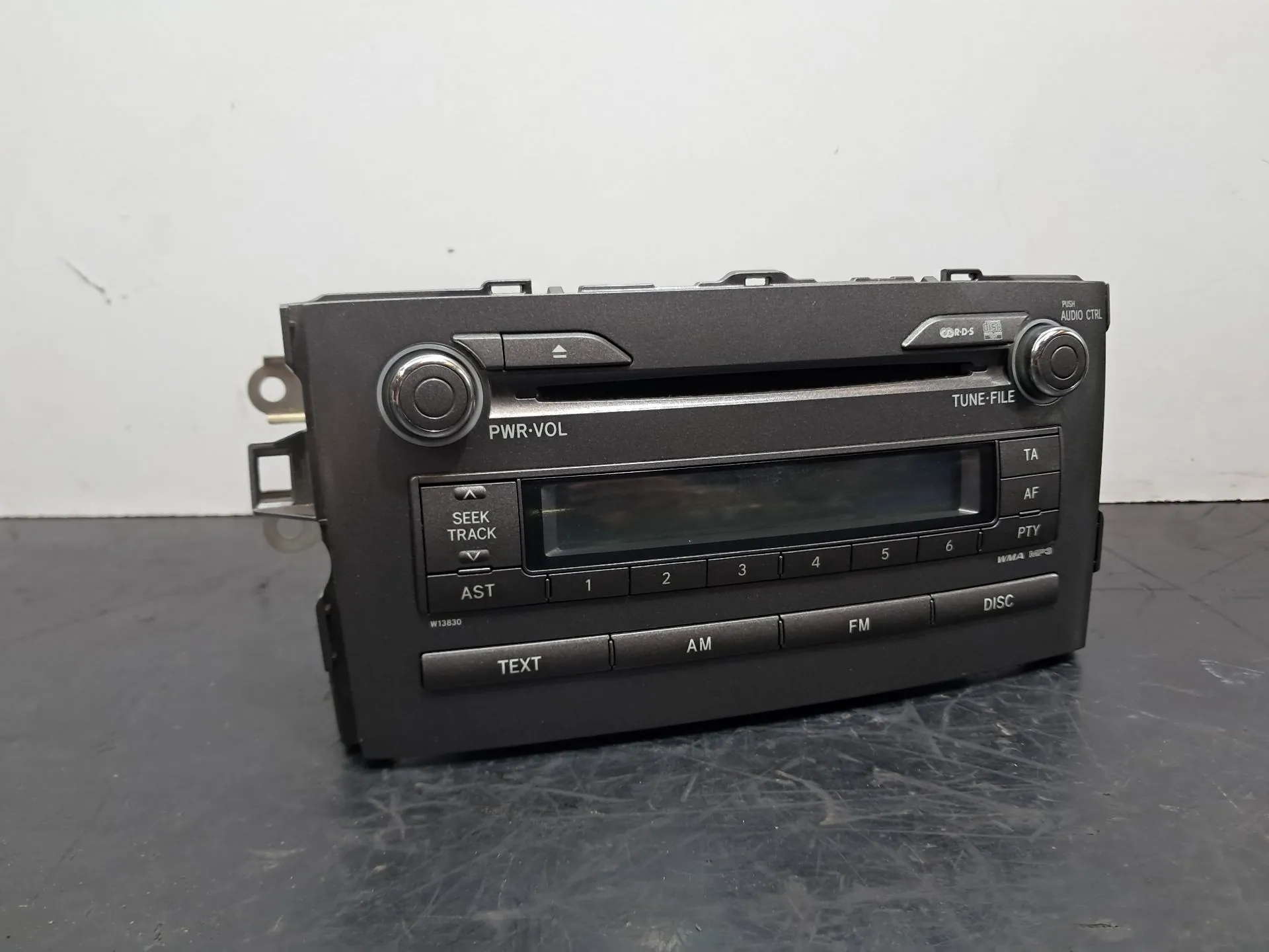 Rádio / auto-rádio TOYOTA Auris Hatchback (_E15_)